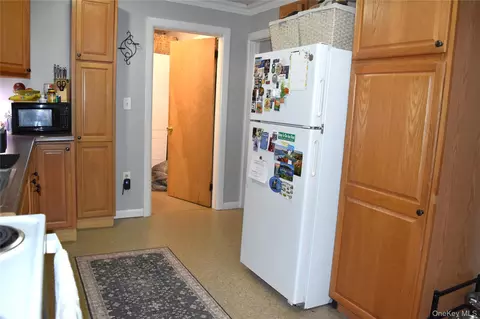 Entry Way - 2 Iris Rd, Cornwall, NY 12518 photo 3 of 4