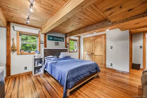 Bedroom - 2 Iris Rd, Cornwall, NY 12518 photo 3 of 11