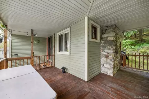 Exterior - 2 Iris Rd, Cornwall, NY 12518 photo 6 of 10