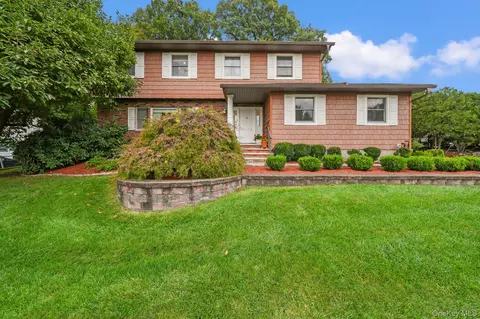 18 Harold St, Nanuet, NY 10954