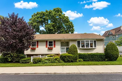 17 Murray Pl, Staten Island, NY 10304