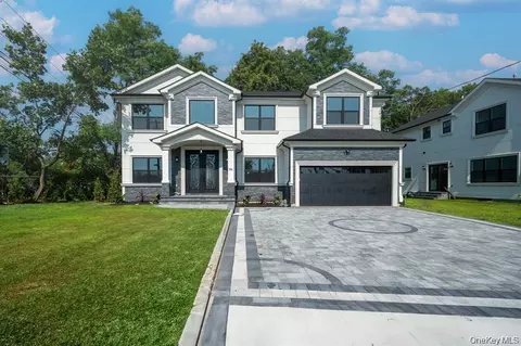 770 Cedar St, Syosset, NY 11791