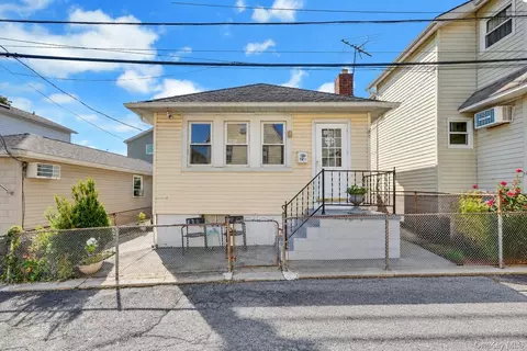12 12 Alden Park #12 1/2, New York, NY 10465