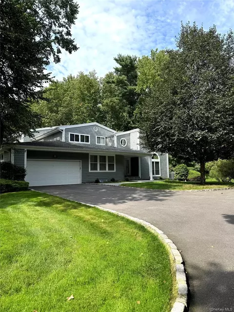 20 Tiffany Cir #20, North Hempstead, NY 11030