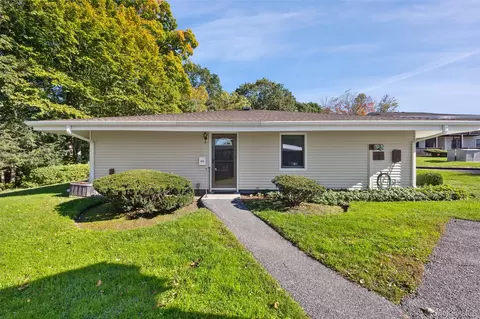 38 Sussex Dr #A, Yorktown, NY 10598
