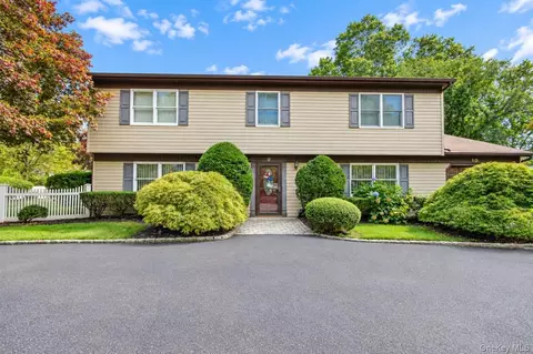 10 Marblestone, South Setauket, NY 11720