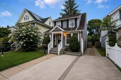 98 Willow Ave, Hempstead, NY 11550