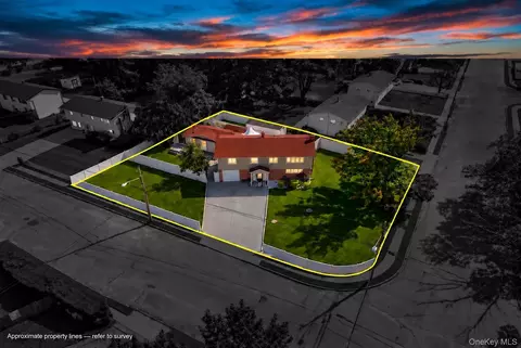 266 Riddle St, Brentwood, NY 11717