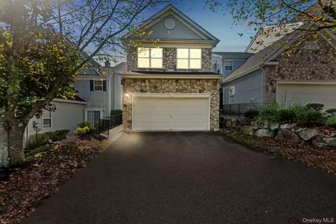38 Mulberry Dr, Tuxedo, NY 10987