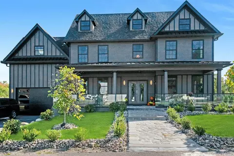 1707 Marie Ln, Yorktown, NY 10547