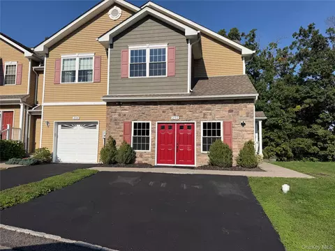 202 Iron Forge Ln, New Windsor, NY 12553