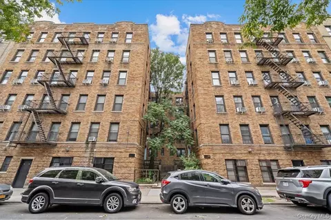 78 Thayer St #4A, New York, NY 10040