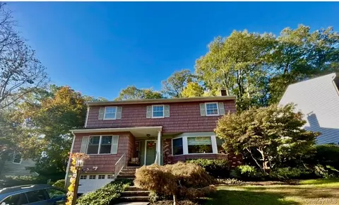 21 Noyes Ln, Huntington, NY 11743