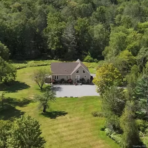 209 Gregory Rd, Thompson, NY 12701