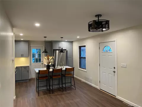 Entry Way - 24-22 Evers Ct, Bridgeport, CT 06610 photo 2 of 2