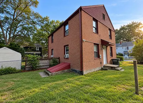 Exterior - 24-22 Evers Ct, Bridgeport, CT 06610 photo 2 of 2