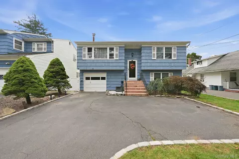 295 Depot Rd, Huntington Station, NY 11746