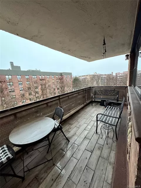 153-25 88th St #5L, New York, NY 11414