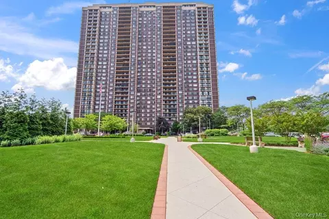 27010 Grand Central Parkway Pkwy #26K, New York, NY 11005