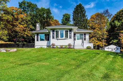 429 Hunns Lake Rd, Stanford, NY 12581