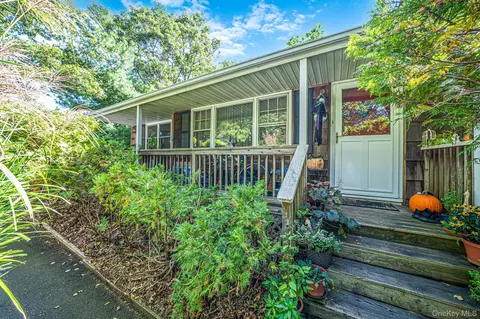 306 Jamaica Ave, Medford, NY 11763