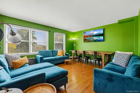 Living - 629 Belden St, Peekskill, NY 10566 photo 2 of 4