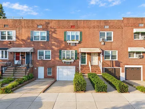 8449 127th St, New York, NY 11415