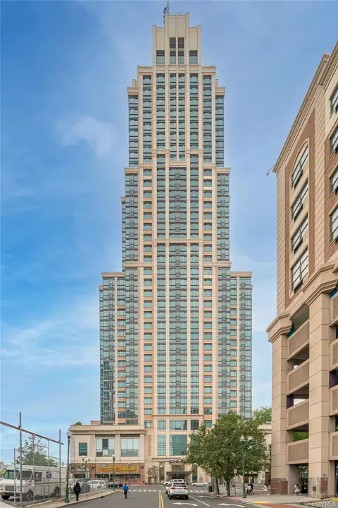 175 Huguenot St #3104, New Rochelle, NY 10801