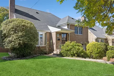 2832 Bell Blvd, Bayside, NY 11360