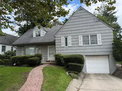568 Donald Ln, Woodmere, NY 11598