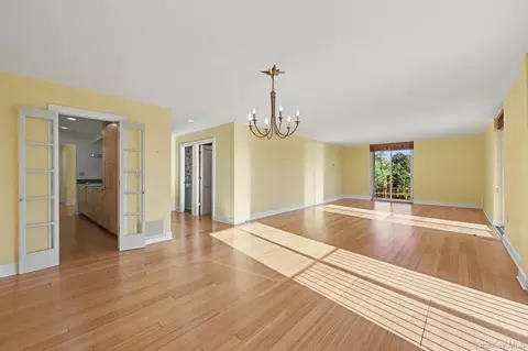 Living - 720 Milton Rd #N4E, Rye, NY 10580 photo 2 of 6