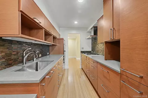 Kitchen - 720 Milton Rd #N4E, Rye, NY 10580 photo 1 of 3