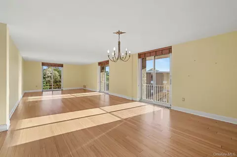 Living - 720 Milton Rd #N4E, Rye, NY 10580 photo 3 of 6