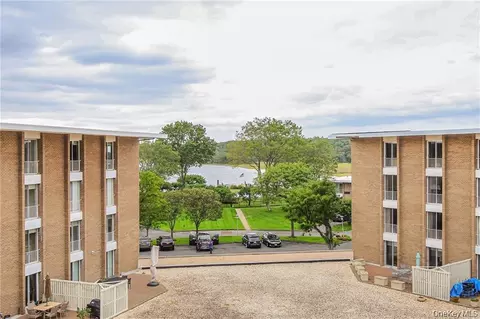 View/Area - 720 Milton Rd #N4E, Rye, NY 10580 photo 1 of 3