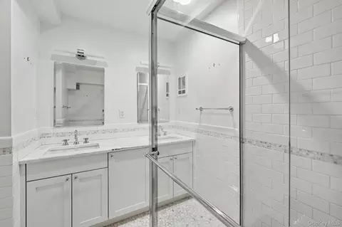 Bath - 720 Milton Rd #N4E, Rye, NY 10580 photo 4 of 7