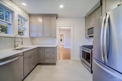 Kitchen - 943 Main St, Fishkill, NY 12524 photo 2 of 4