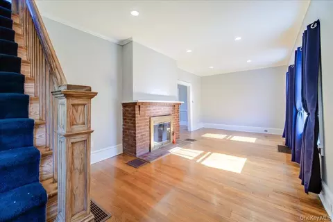 Living - 943 Main St, Fishkill, NY 12524 photo 1 of 4
