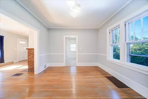 Living - 943 Main St, Fishkill, NY 12524 photo 4 of 4