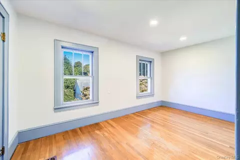 Bedroom - 943 Main St, Fishkill, NY 12524 photo 5 of 7