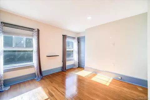 Bedroom - 943 Main St, Fishkill, NY 12524 photo 4 of 7