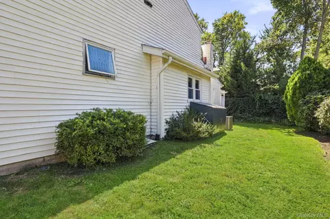 Exterior - 3 Garden Dr, Rye, NY 10580 photo 4 of 4