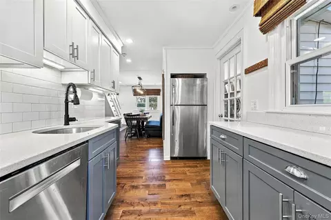 Kitchen - 3 Garden Dr, Rye, NY 10580 photo 2 of 2