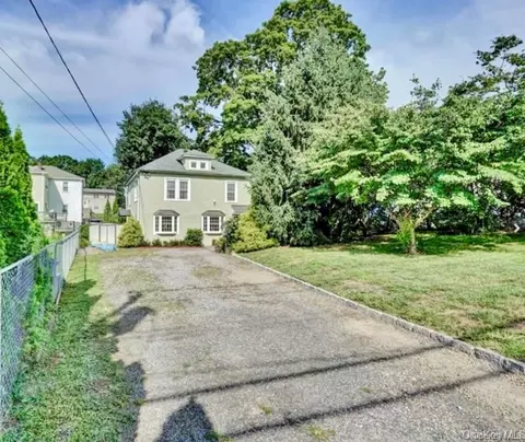 129 Winthrop Ave, Greenburgh, NY 10523