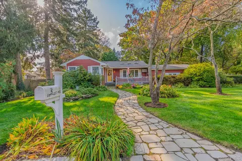 2 Charles Ave, Huntington, NY 11743