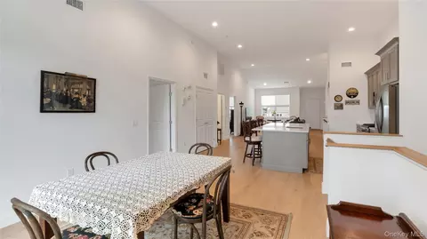Entry Way - 272 Silver Timber Dr, Yaphank, NY 11980 photo 2 of 9