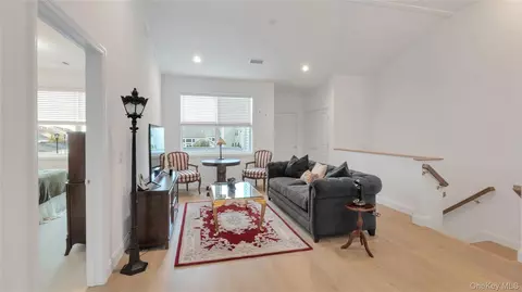 Entry Way - 272 Silver Timber Dr, Yaphank, NY 11980 photo 7 of 9