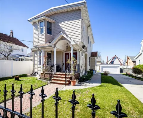 14811 10th Ave, New York, NY 11357