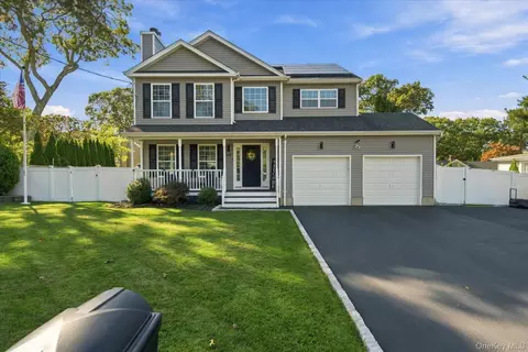 48 Sunrise Dr, Sound Beach, NY 11789