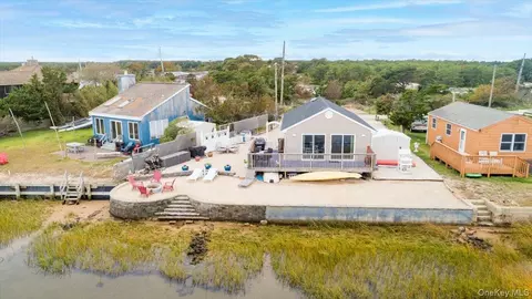 106 Shore Dr E, East Hampton, NY 11930