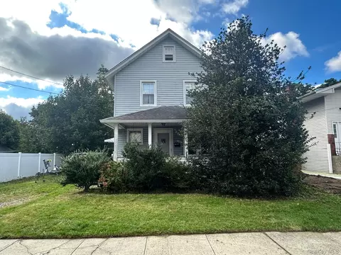 26 High St, North Hempstead, NY 11577